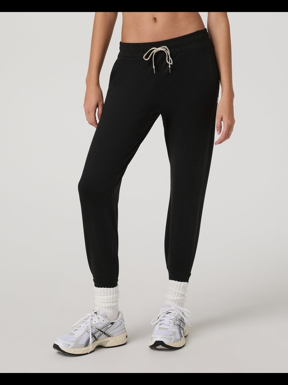 Vuori Performance Jogger - Heather Black - Picture 2 of 13